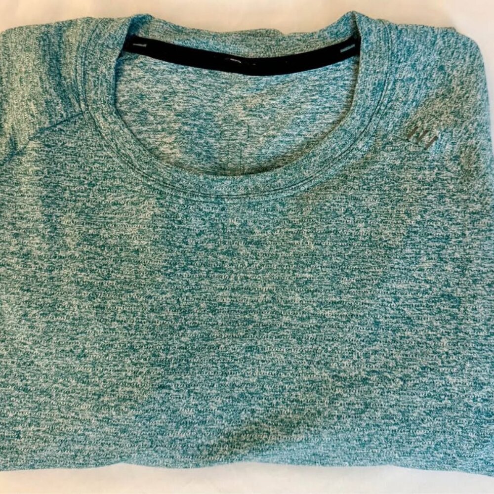 Lululemon Men’s Short-Sleeve Anti-Sweat Shirt – Water Green – Size M